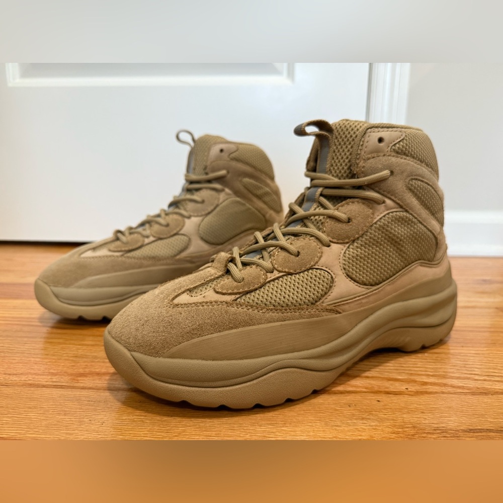 Adidas Yeezy season 7 desert boot taupe sz 10